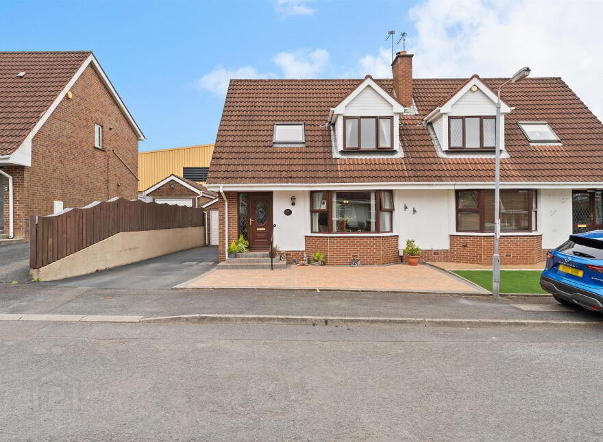 33 Hanwood Farm, Dundonald, Belfast, BT16 1YA photo