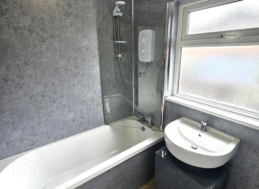 Lincoln Court, Waterside, L'Derry, BT47 5NX
