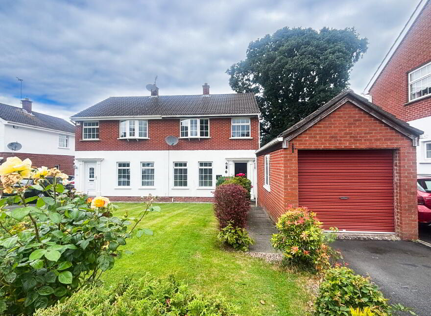 21 Oakglen Antrim, Antrim, BT41 1JR