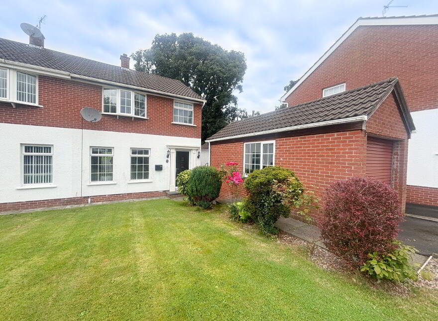 21 Oakglen Antrim, Antrim, BT41 1JR