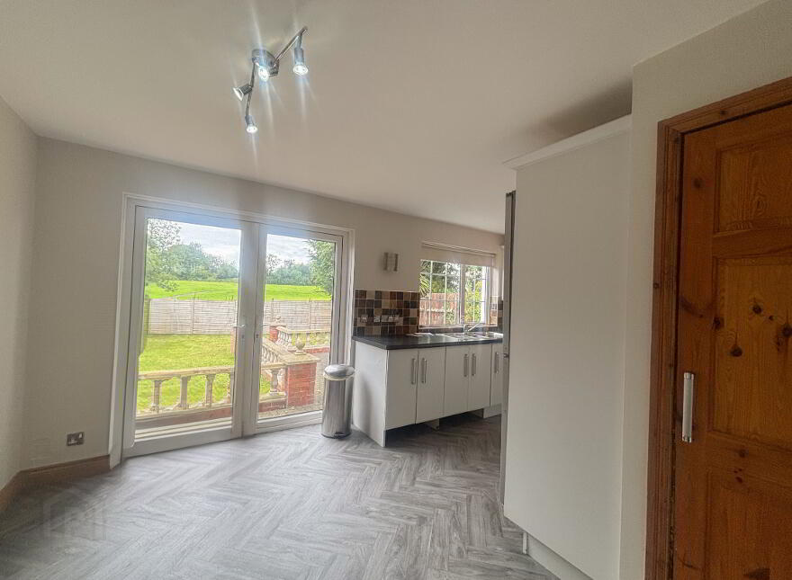 21 Oakglen Antrim, Antrim, BT41 1JR