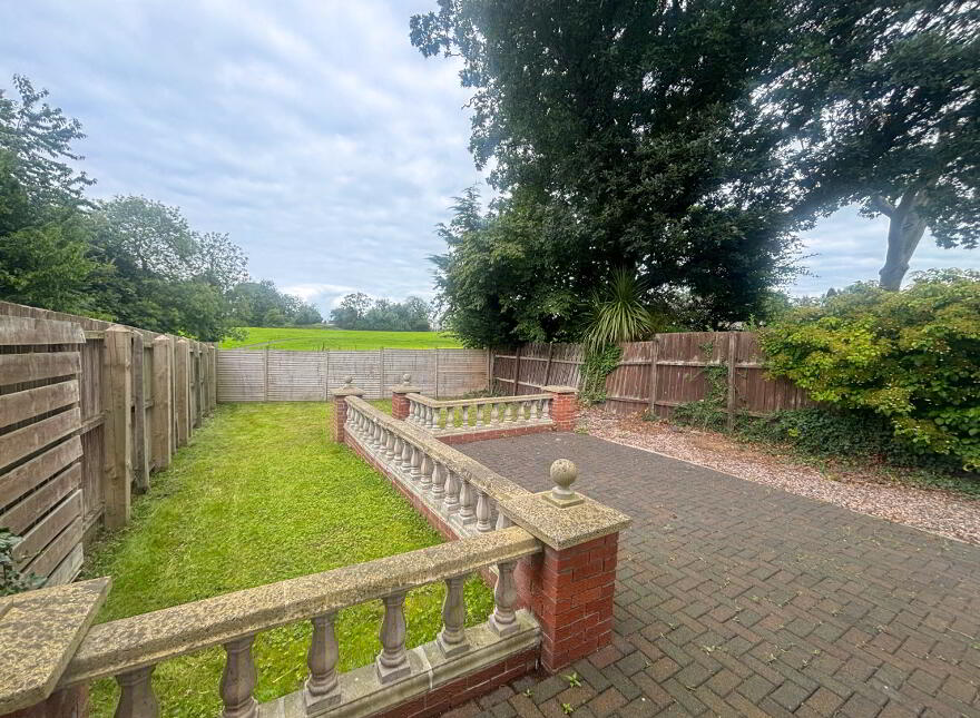 21 Oakglen Antrim, Antrim, BT41 1JR