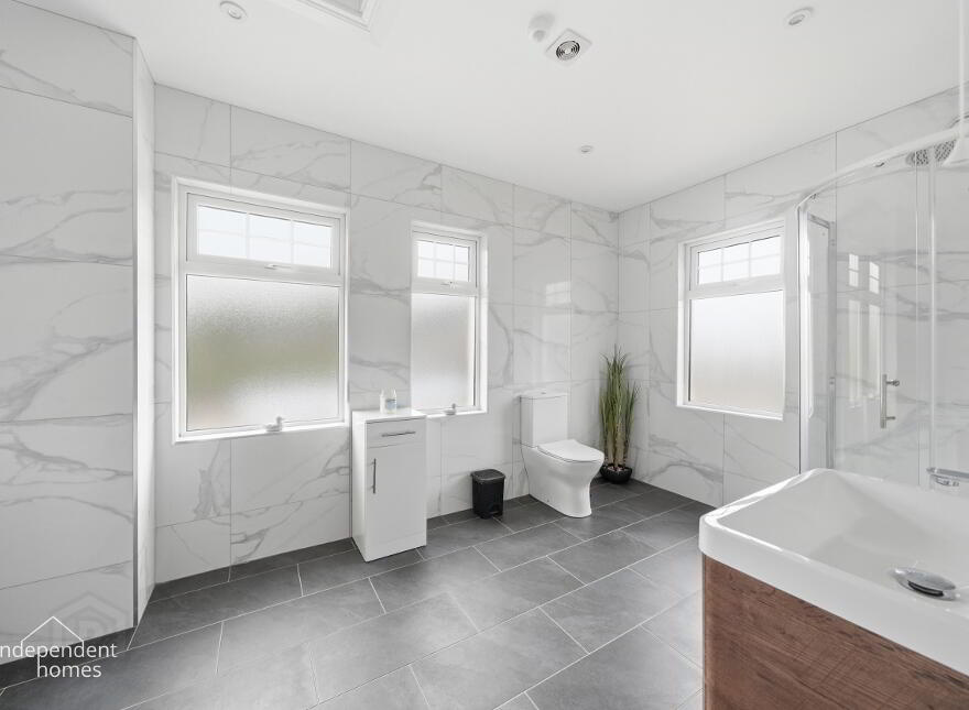 13 Edward Avenue, Larne, BT40 1QB