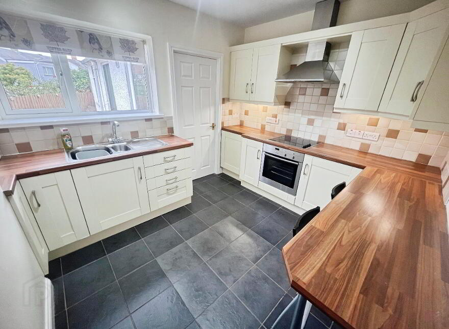 20 Huguenot Drive, Lisburn, BT27 4UH