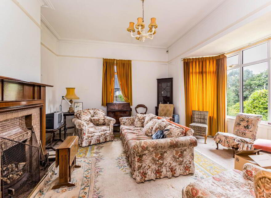 49 Dromore Road, Hillsborough, BT26 6HU