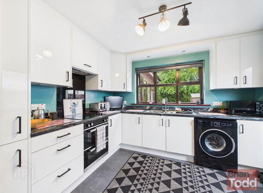 Molyneaux Avenue, Larne, BT40 2TU