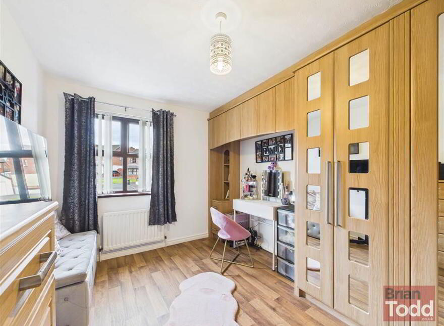 Molyneaux Avenue, Larne, BT40 2TU