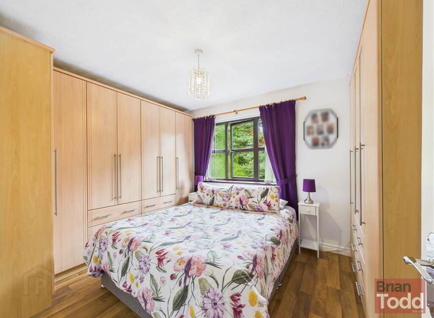 Molyneaux Avenue, Larne, BT40 2TU