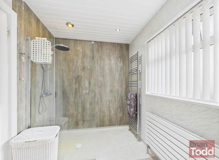 Croft Manor, Ballygally, Larne, BT40 2RU