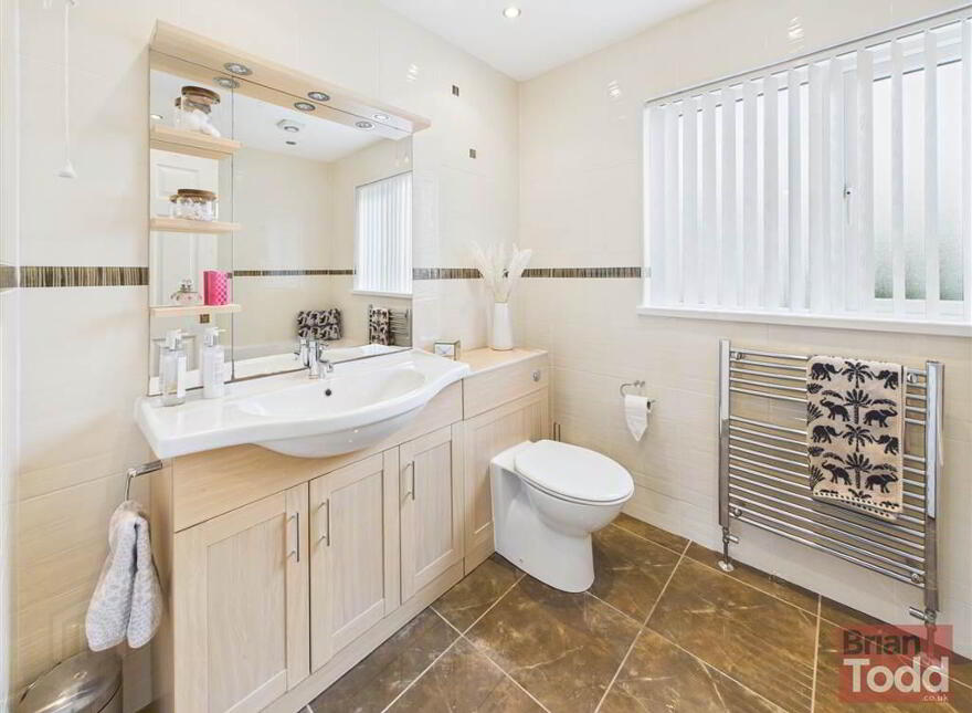Croft Manor, Ballygally, Larne, BT40 2RU