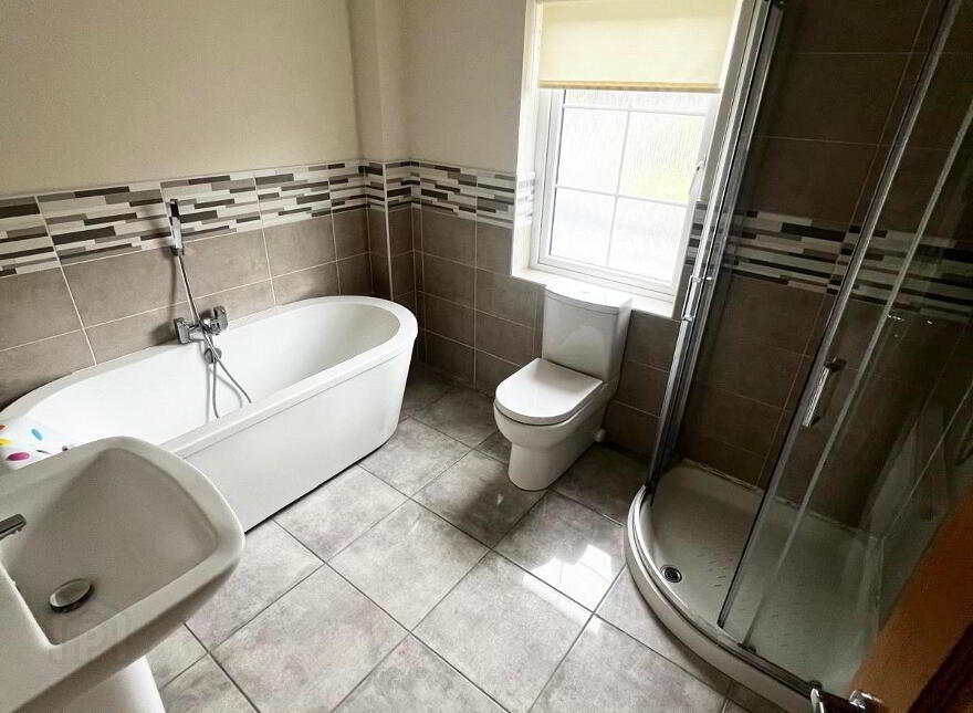 40 College Park Lane, Enniskillen, BT74 6GF