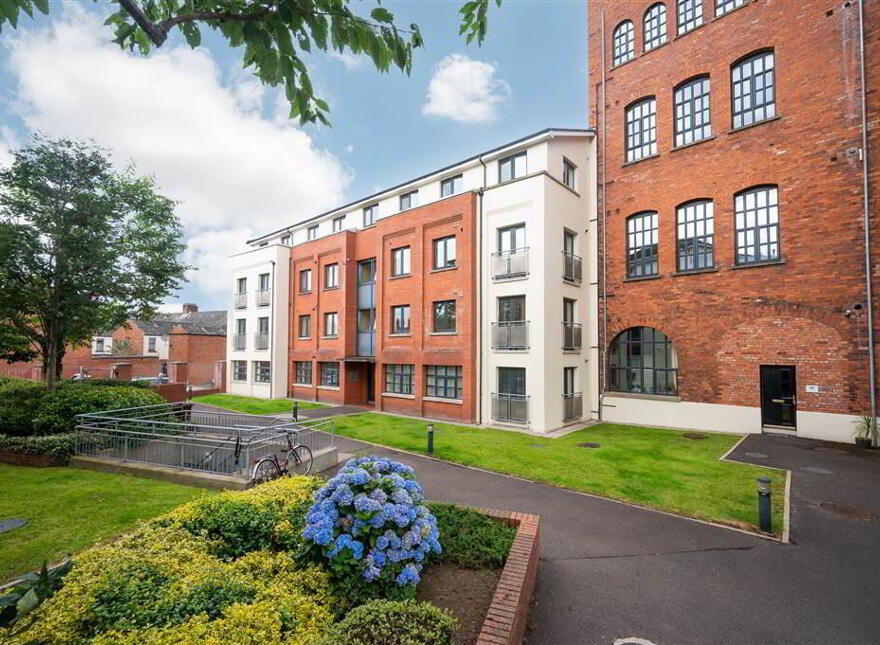 Apt 17, Chichester Building, 33 Old Bakers Court, Belfast, BT6 8QX photo