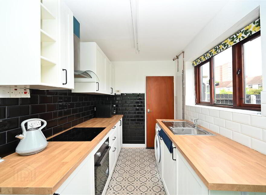 29 Locksley Parade, Belfast, BT10 0EL