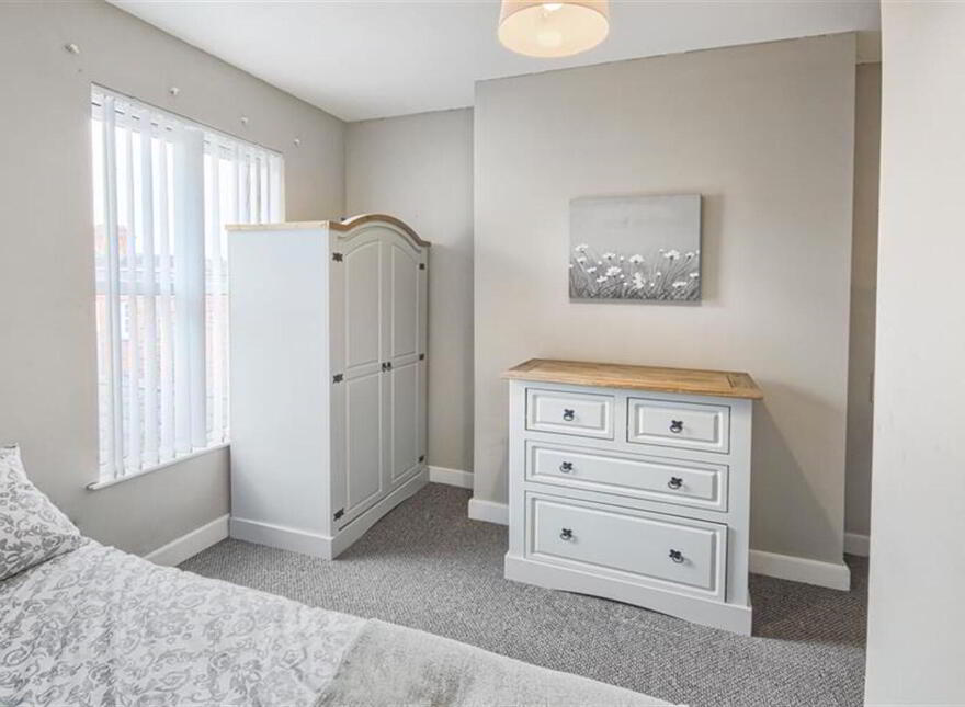 Room 6, 157 University Street, Belfast, BT7 1HR