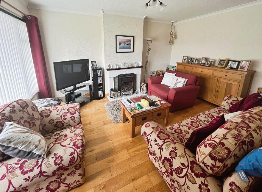 20 Hillside Crescent, Lisburn, BT28 2BA