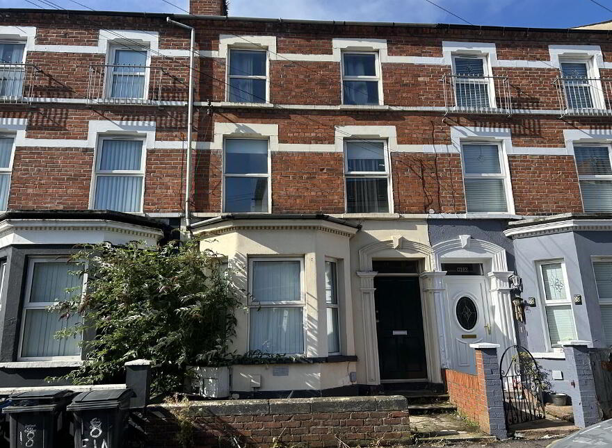 Flat 2, 18 Eia Street, Belfast, BT14 6BT photo