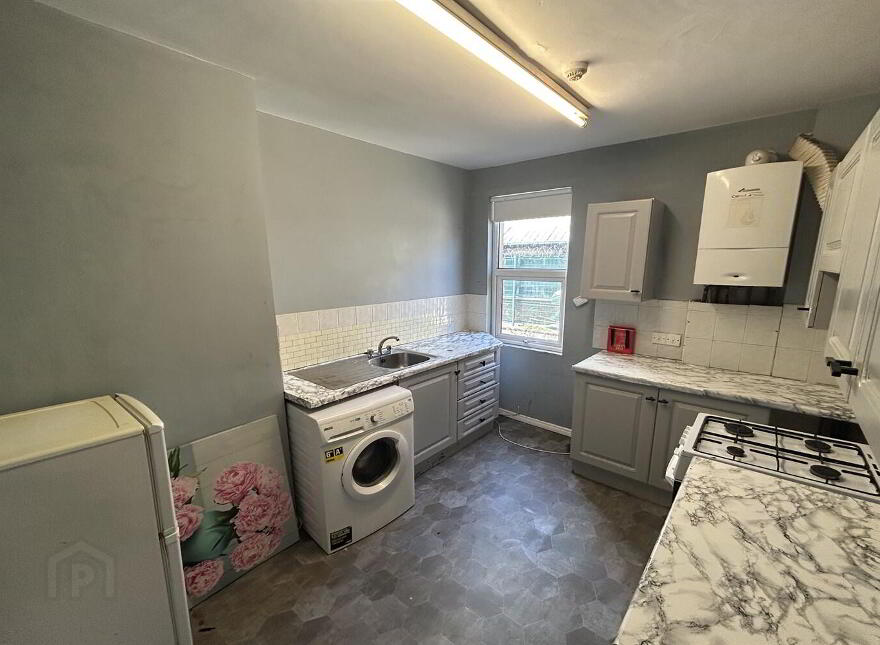 Flat 2, 18 Eia Street, Belfast, BT14 6BT