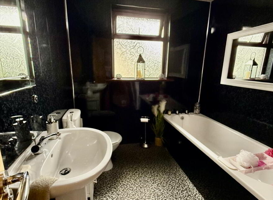 11 Meadowside, Glenavy, BT29 4FE