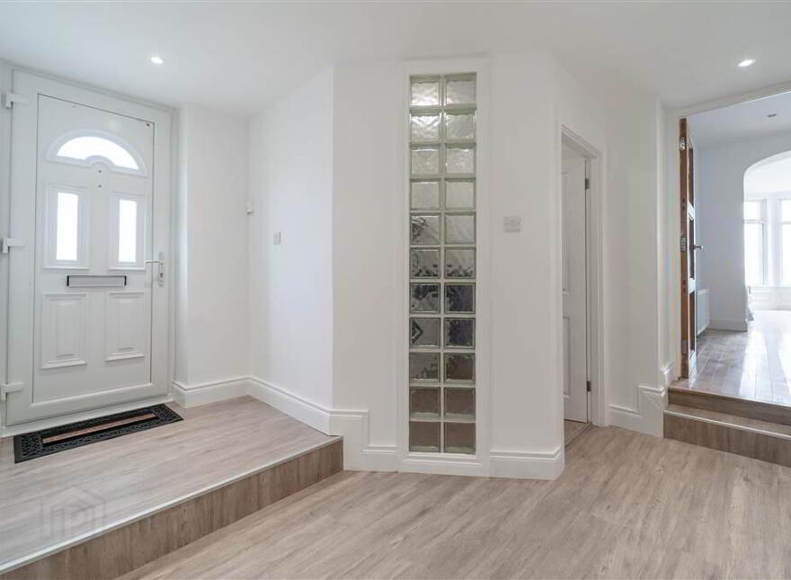 4 Upper Clifton, Bangor, BT20 5HG