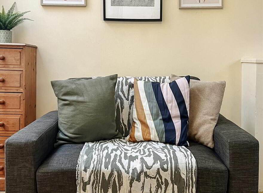 Room 1, 43 Melrose Street, Belfast, BT9 7DL