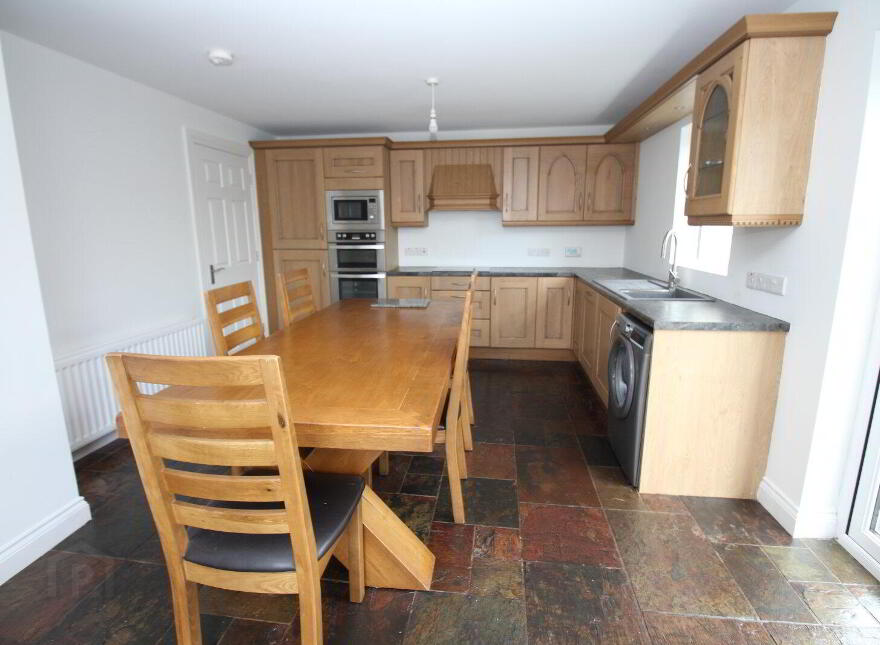 9 Leafield Park, Ballycarry, Carrickfergus, BT38 9PR