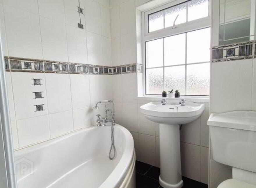 53 Lisnafin Park, Strabane, BT82 9DF