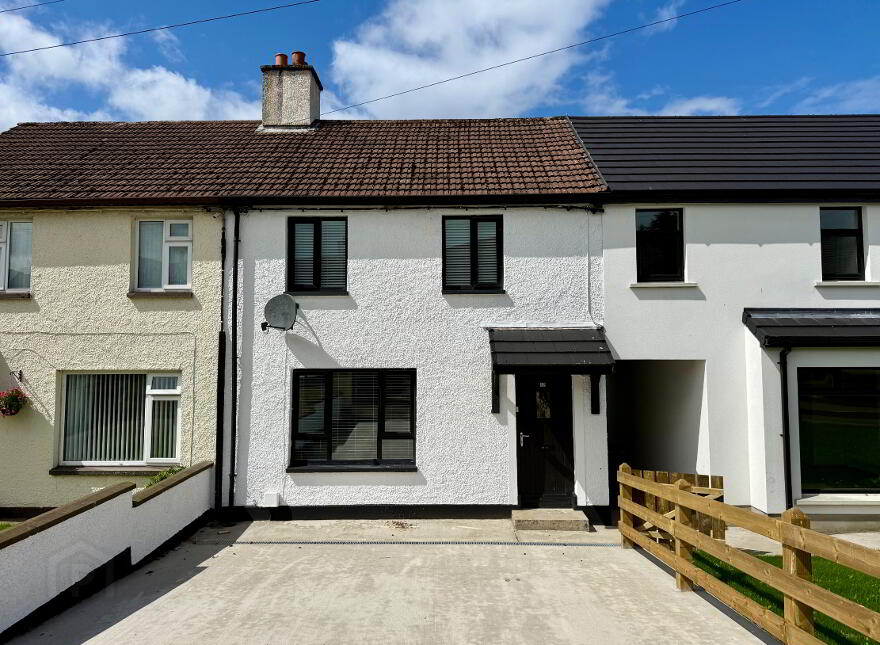 17 Foyle Crescent, Newbuildings, L'Derry, BT47 2QP photo