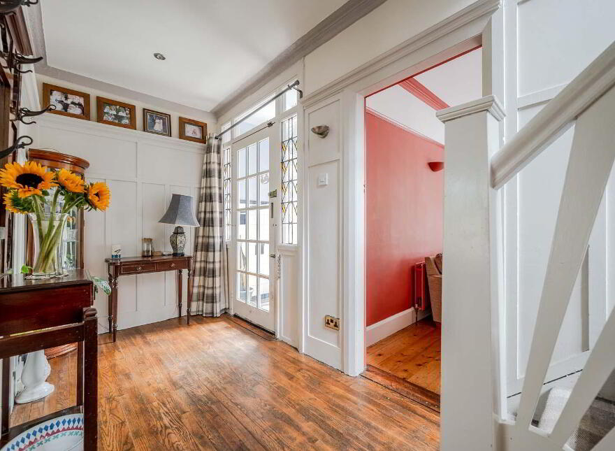 49 Shandon Park, Belfast, BT5 6NX