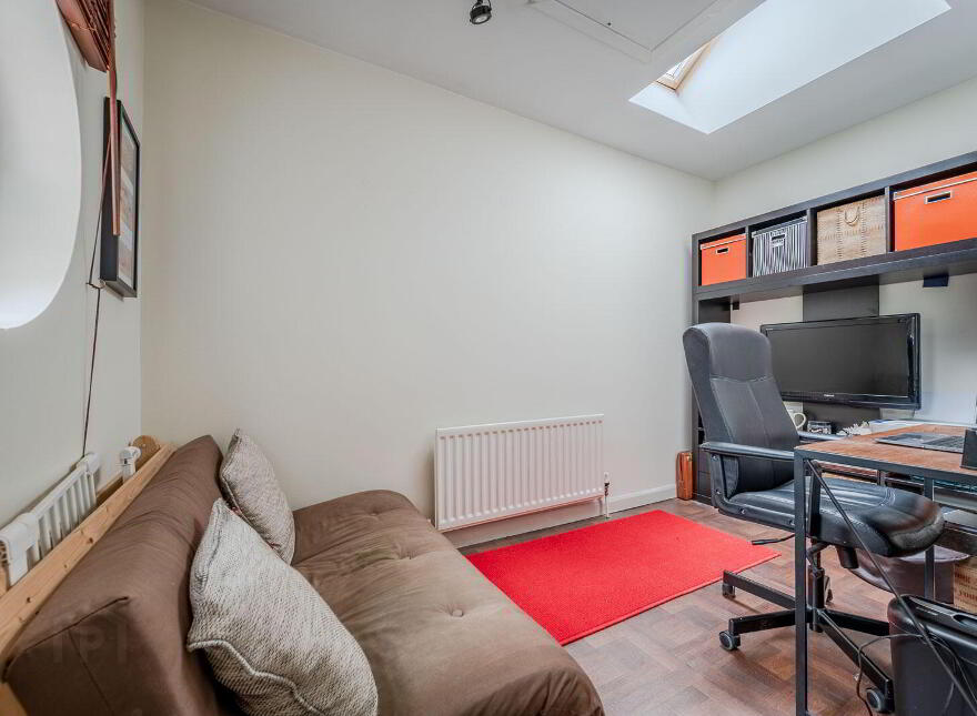49 Shandon Park, Belfast, BT5 6NX