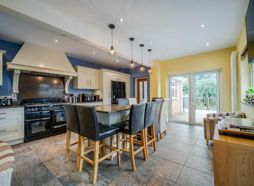 49 Shandon Park, Belfast, BT5 6NX