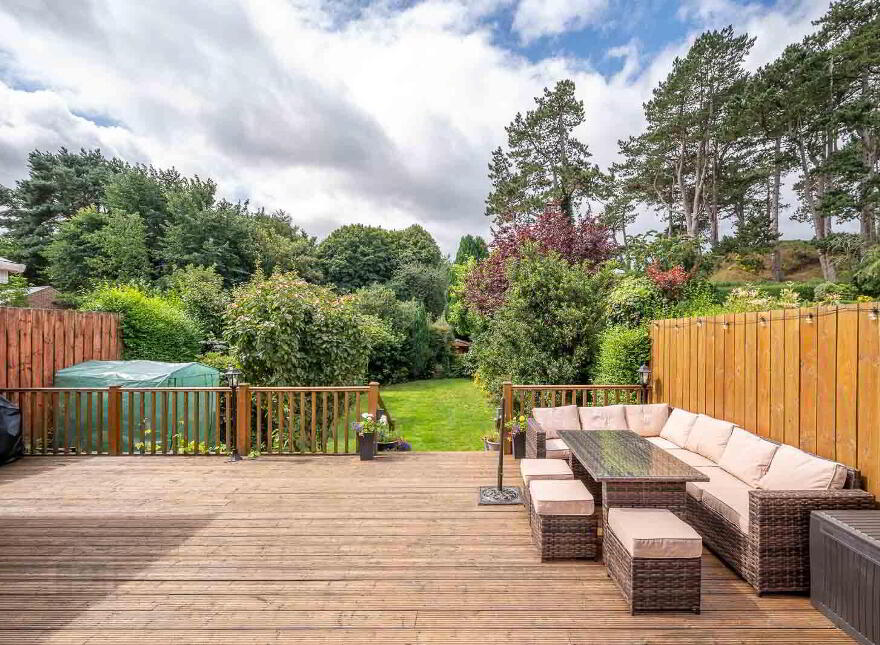 49 Shandon Park, Belfast, BT5 6NX