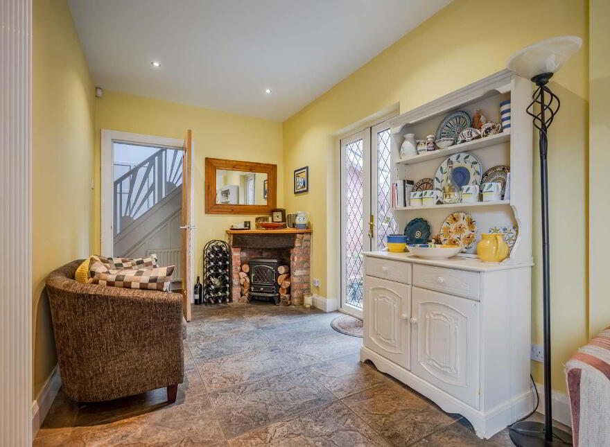 49 Shandon Park, Belfast, BT5 6NX