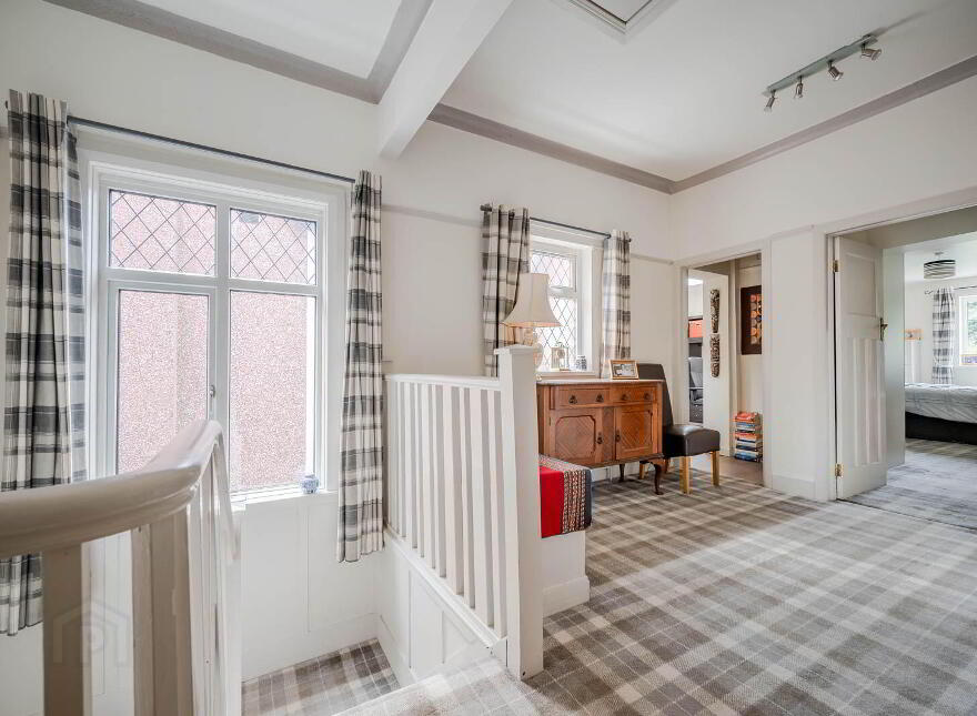 49 Shandon Park, Belfast, BT5 6NX