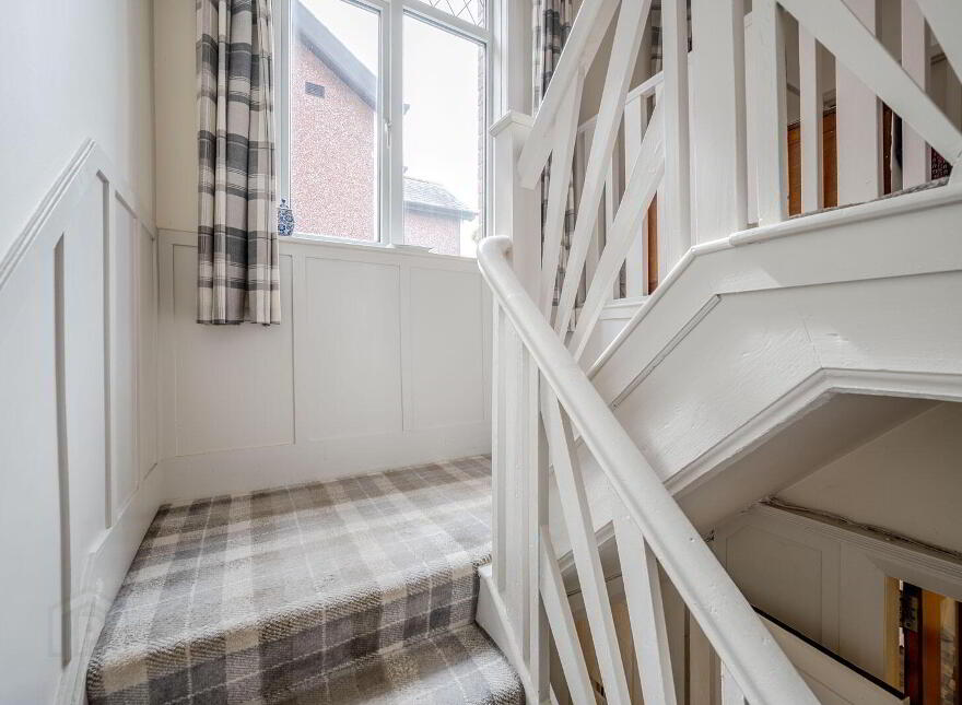 49 Shandon Park, Belfast, BT5 6NX