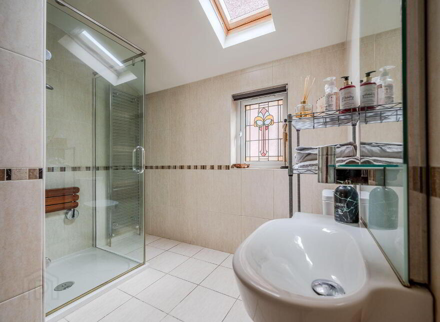 49 Shandon Park, Belfast, BT5 6NX