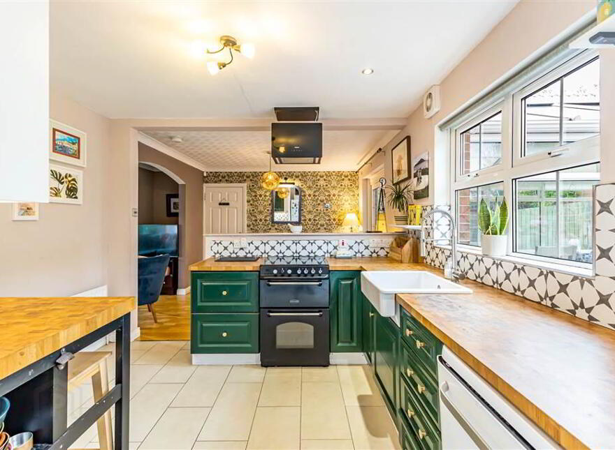 23 Oakwood Park, Belfast, BT9 6SE