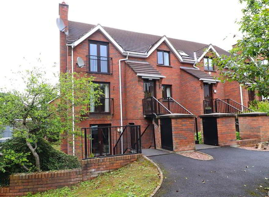 7 The Pines, Culcavy Road, Royal Hillsborough, BT26 6NT photo