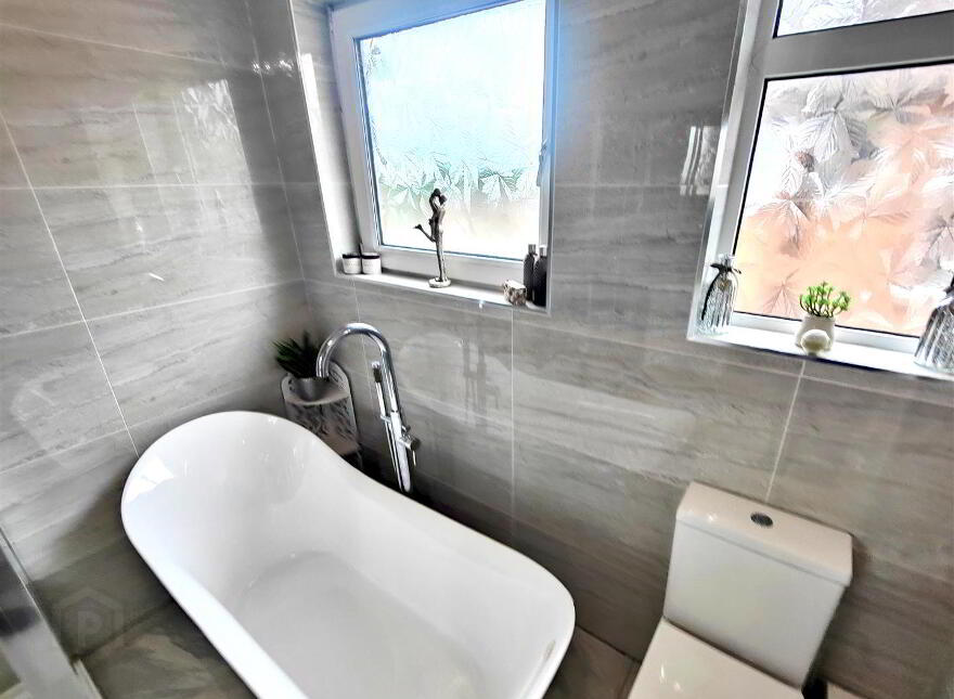 12 Lyndhurst Park, Belfast, BT13 3PG