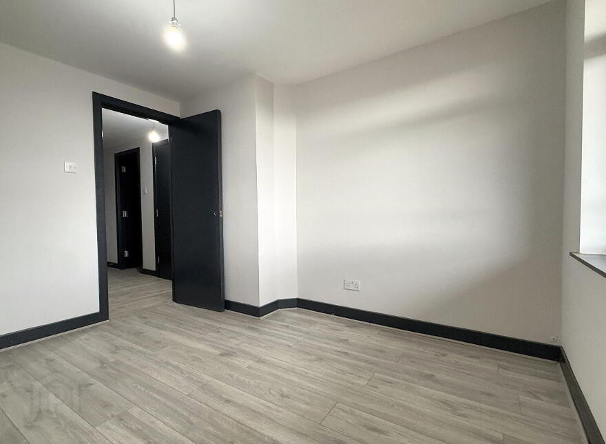 Apt 46 City Gate, 2 Sussex Place, Belfast, BT2 8LN