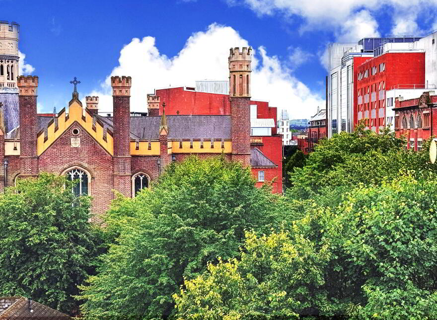 Apt 46 City Gate, 2 Sussex Place, Belfast, BT2 8LN