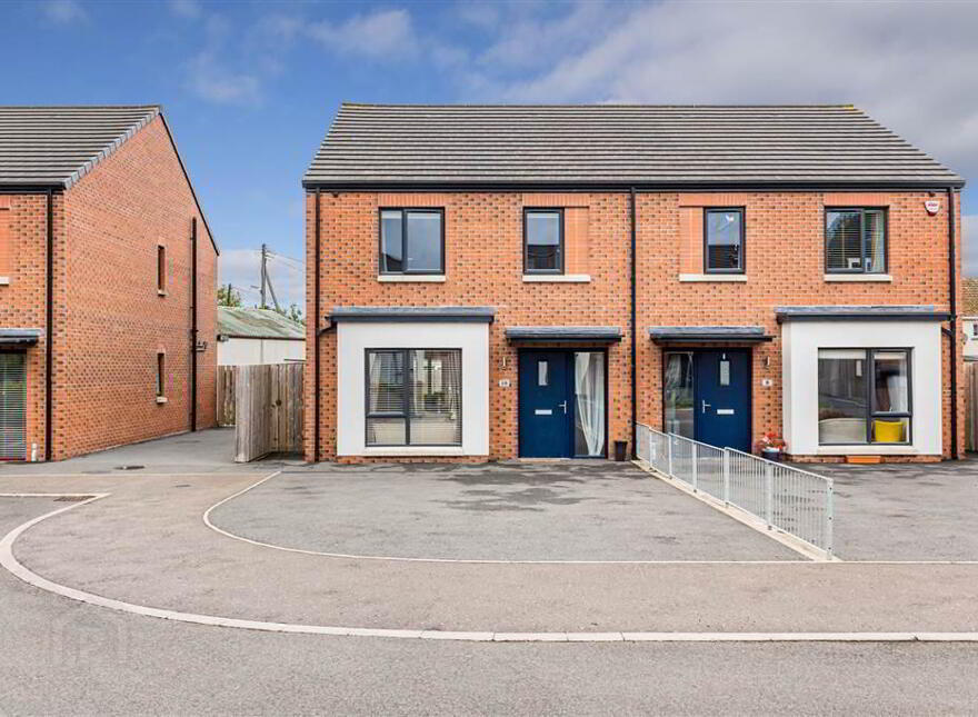 10 St James Place, Royal Hillsborough, BT26 6TL
