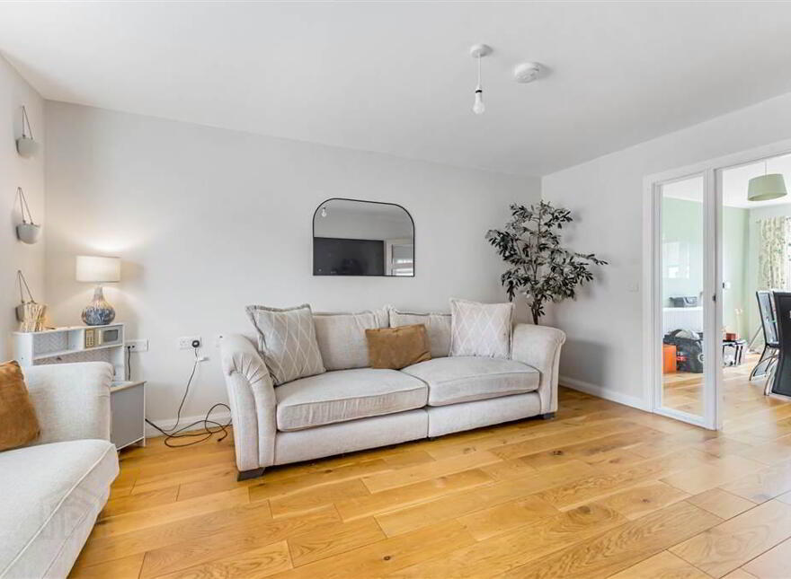 10 St James Place, Royal Hillsborough, BT26 6TL