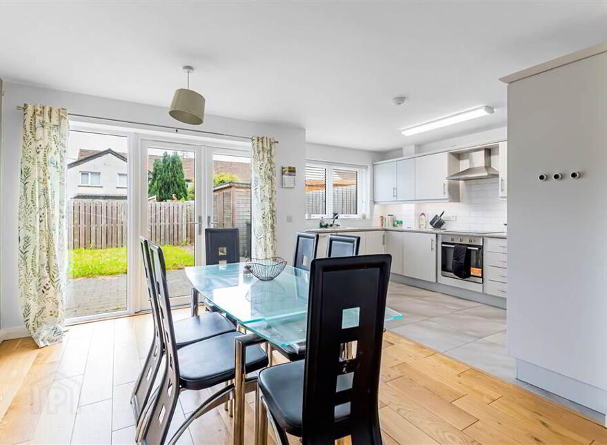 10 St James Place, Royal Hillsborough, BT26 6TL