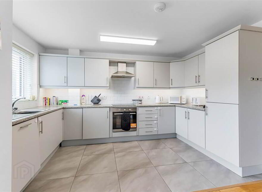 10 St James Place, Royal Hillsborough, BT26 6TL