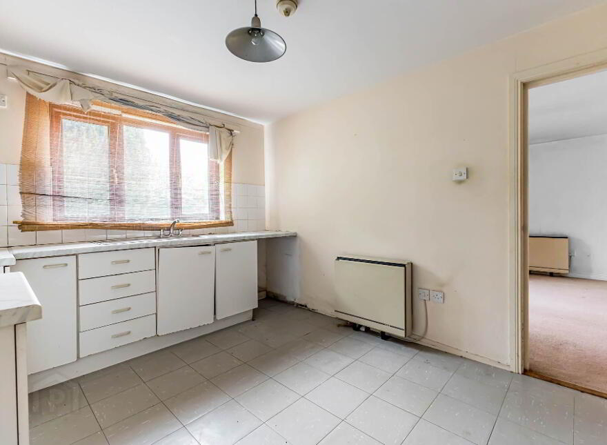 11 Waverley Court, Lisburn, BT28 1TF