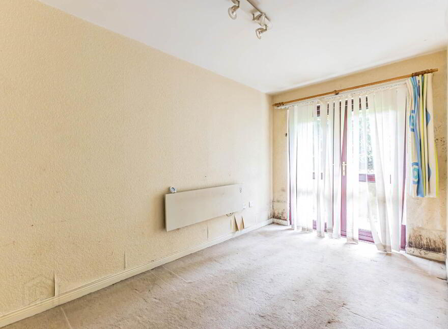 11 Waverley Court, Lisburn, BT28 1TF