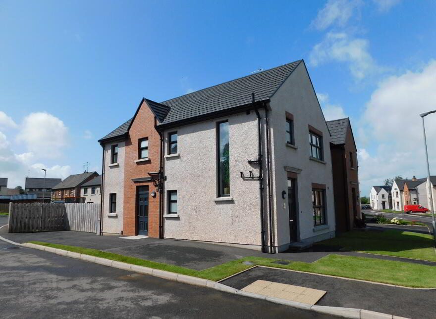 25 Loughmuck Meadows, Fintona, Omagh, BT78 2FF