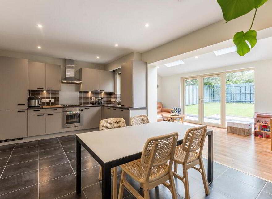 114 Coopers Mill Court, Dundonald, Belfast, BT16 1SZ