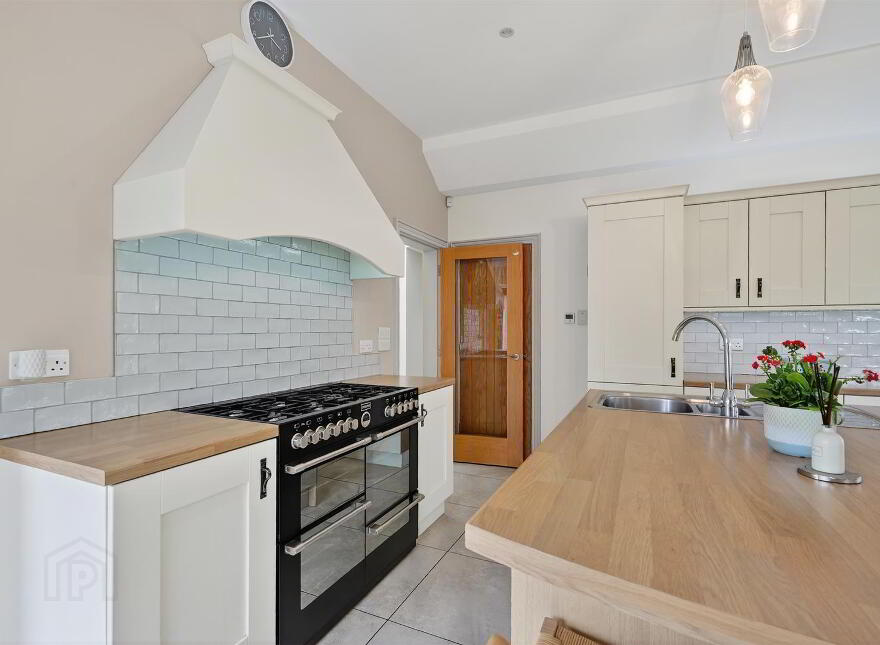 67 Mill Road, Carryduff, Belfast, BT8 8HL