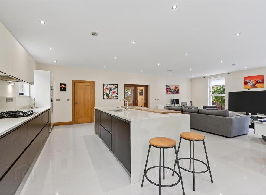 43 Bristow Park, Belfast, BT9 6TG